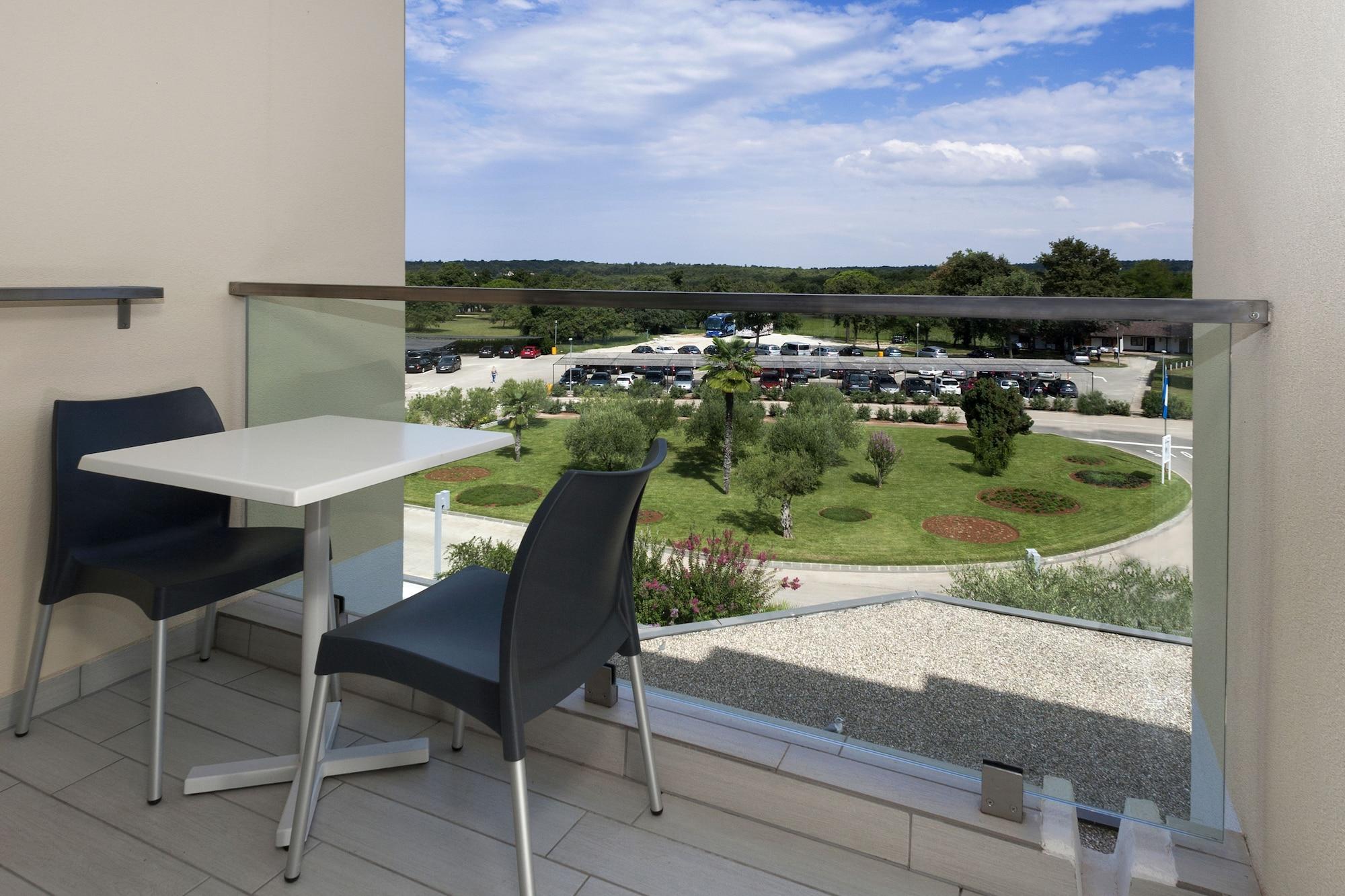 Hotel Materada Plava Laguna Пореч Екстериор снимка