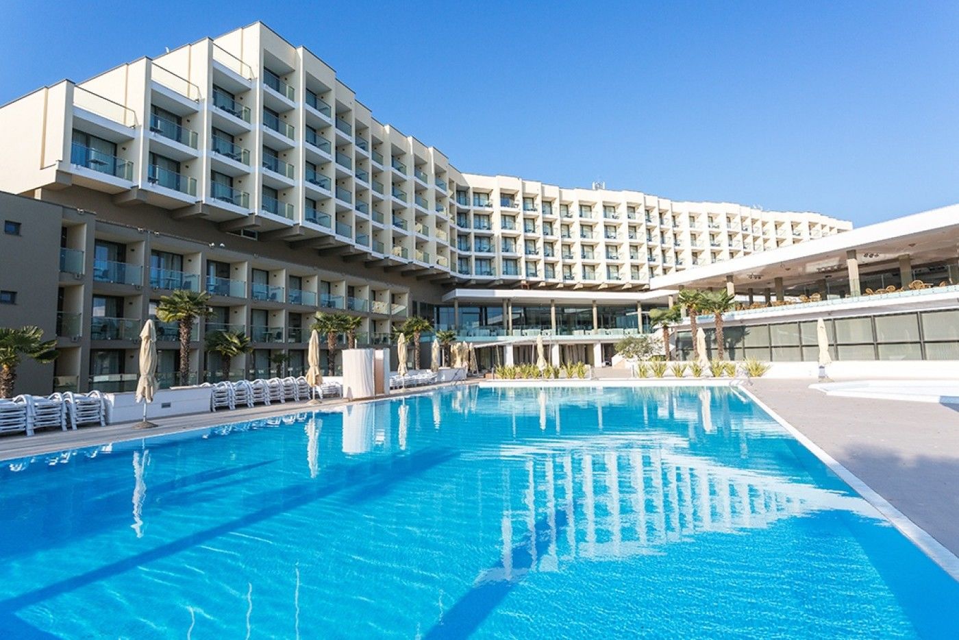 Hotel Materada Plava Laguna Пореч Екстериор снимка