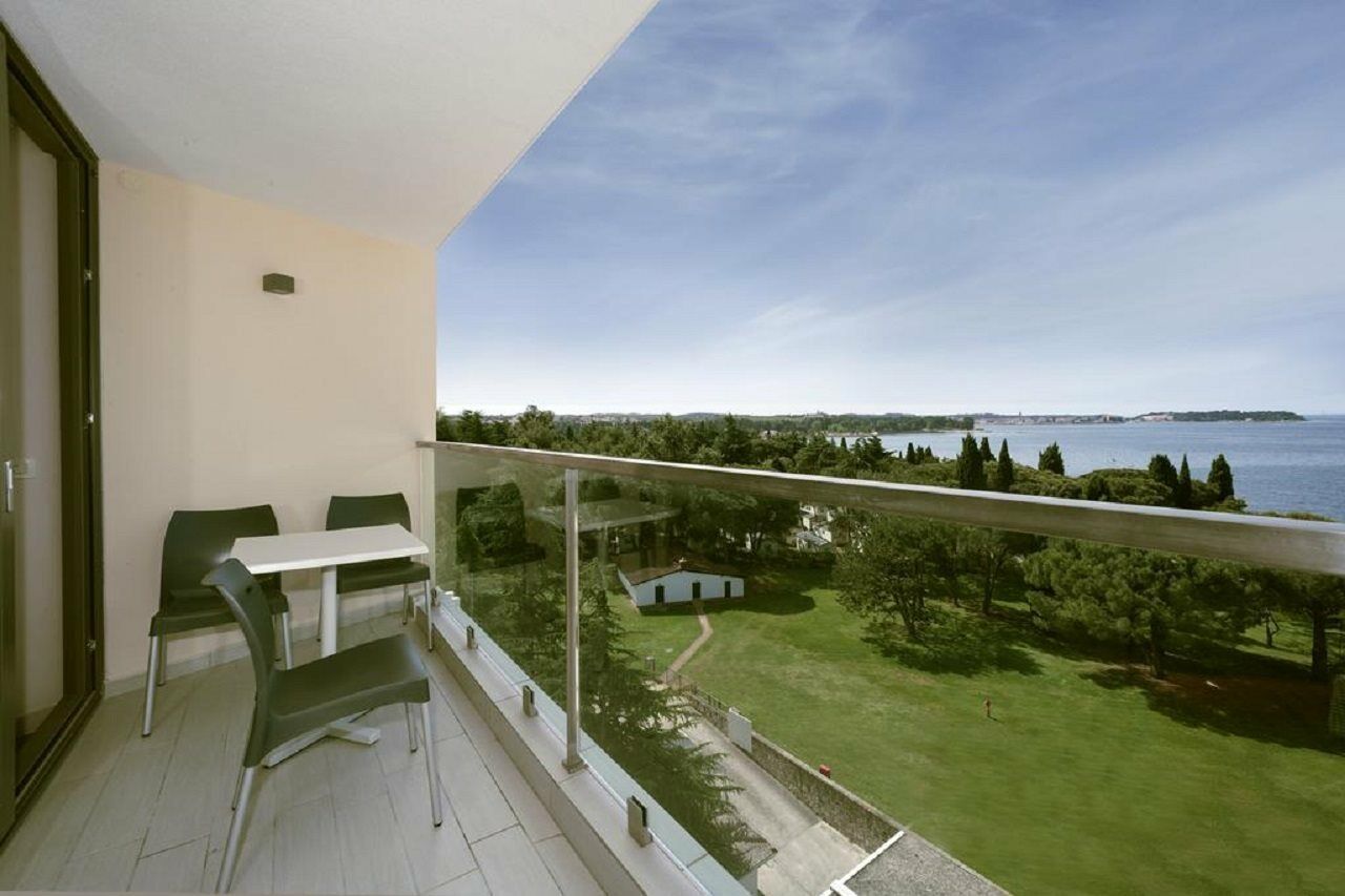 Hotel Materada Plava Laguna Пореч Екстериор снимка